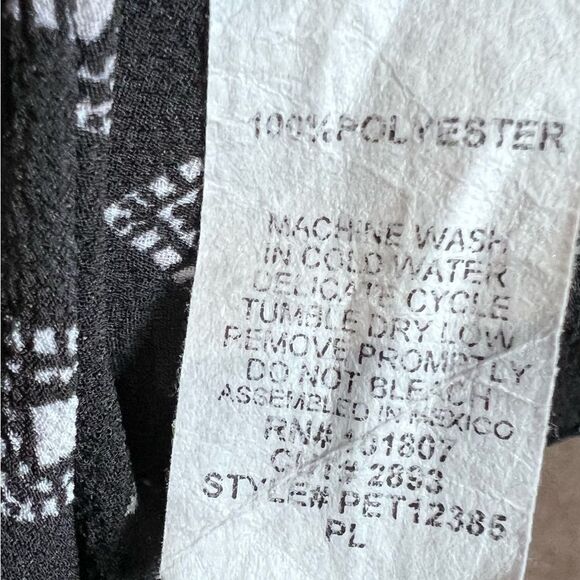 Espresso long sleeve black & white tie neck geo print top size petite large - Picture 5 of 5